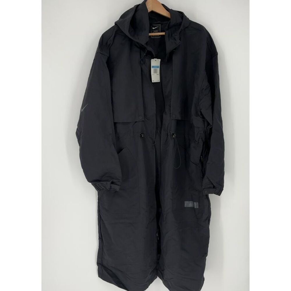 Nike Oversized Jacket in Black